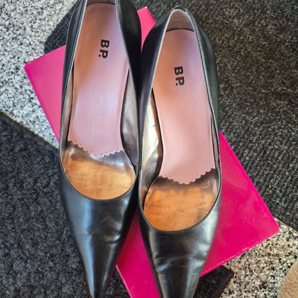 Heels - Picture 3 of 3